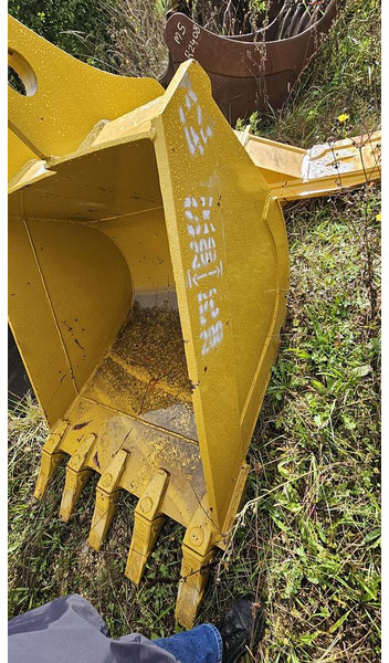 Komatsu PC200 - Ковш: фото 3 Komatsu PC200 - Ковш: фото 3