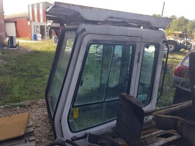 Liebherr A904 R904 A914 R914 A924 R924 A934 R934 A944 R944 A954 R954 - - Кабина и интерьер: фото 2 Liebherr A904 R904 A914 R914 A924 R924 A934 R934 A944 R944 A954 R954 - - Кабина и интерьер: фото 2