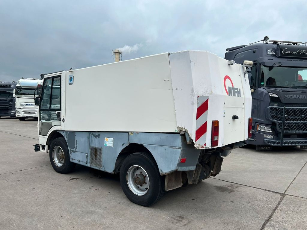 AEBI MFH 5000 * IVECO MOTOR * KLIMA * - Подметально-уборочная машина: фото 5 AEBI MFH 5000 * IVECO MOTOR * KLIMA * - Подметально-уборочная машина: фото 5