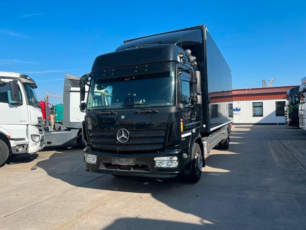 Mercedes-Benz ATEGO 1530 * SCHLAFKABINE * STANDKLIMA*LBW 2 TON - Грузовик с закрытым кузовом: фото 5 Mercedes-Benz ATEGO 1530 * SCHLAFKABINE * STANDKLIMA*LBW 2 TON - Грузовик с закрытым кузовом: фото 5