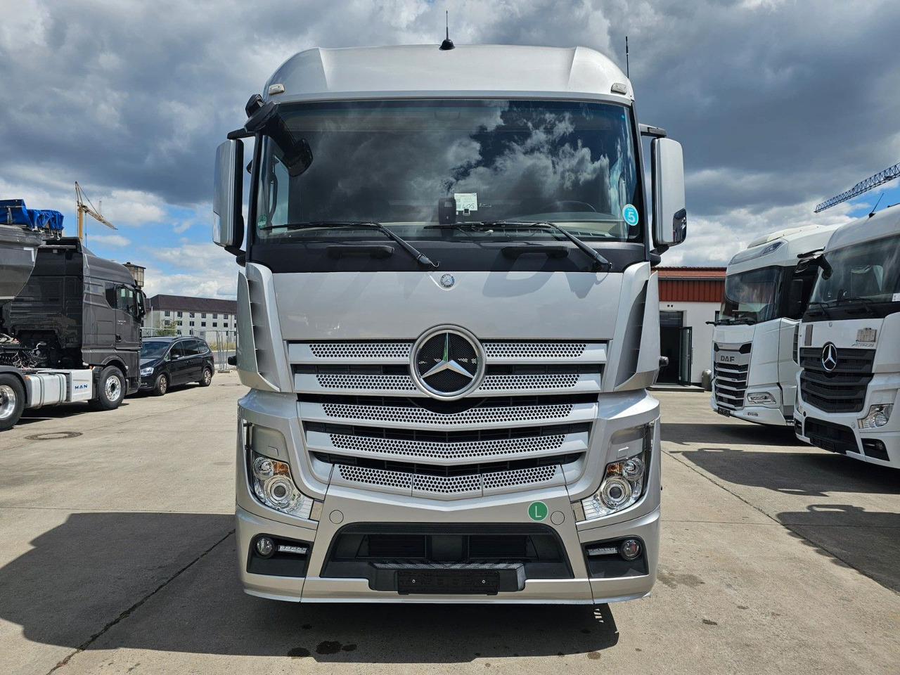 Mercedes-Benz ACTROS 1851 * 2X VORHANDEN * ACC * STANDH. *EUR5 - Тягач: фото 2 Mercedes-Benz ACTROS 1851 * 2X VORHANDEN * ACC * STANDH. *EUR5 - Тягач: фото 2