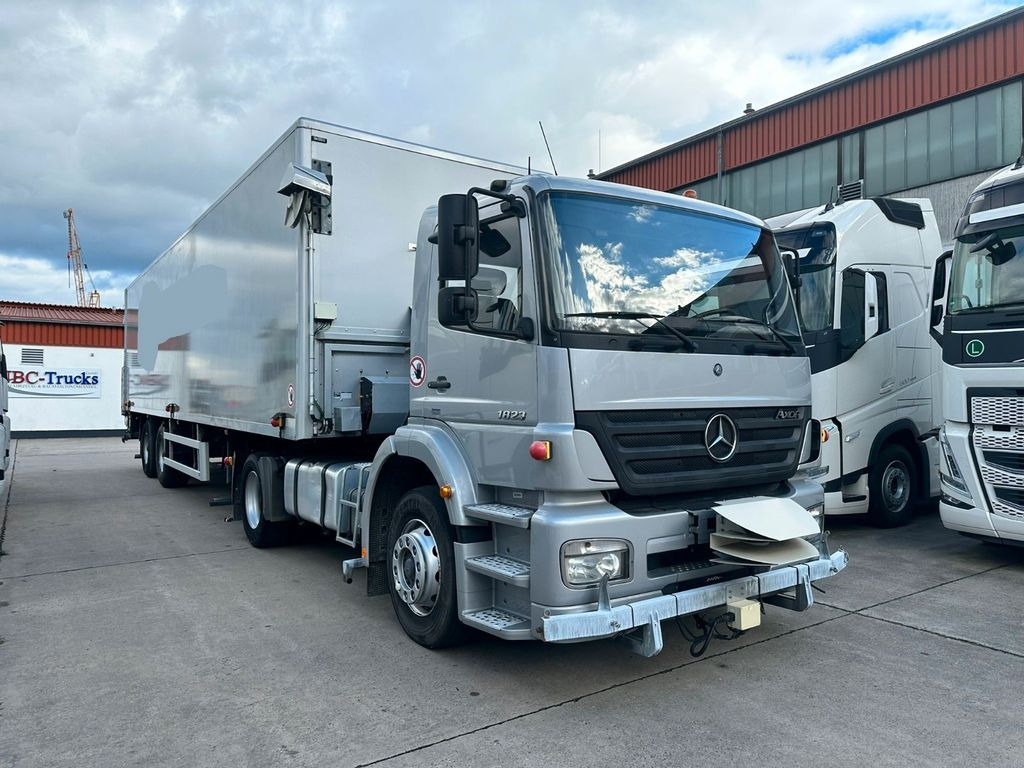 Mercedes-Benz AXOR 1823 * KLIMA * 82.00 KM*MIT HEIWO AUFLIEGER - Тягач: фото 3 Mercedes-Benz AXOR 1823 * KLIMA * 82.00 KM*MIT HEIWO AUFLIEGER - Тягач: фото 3