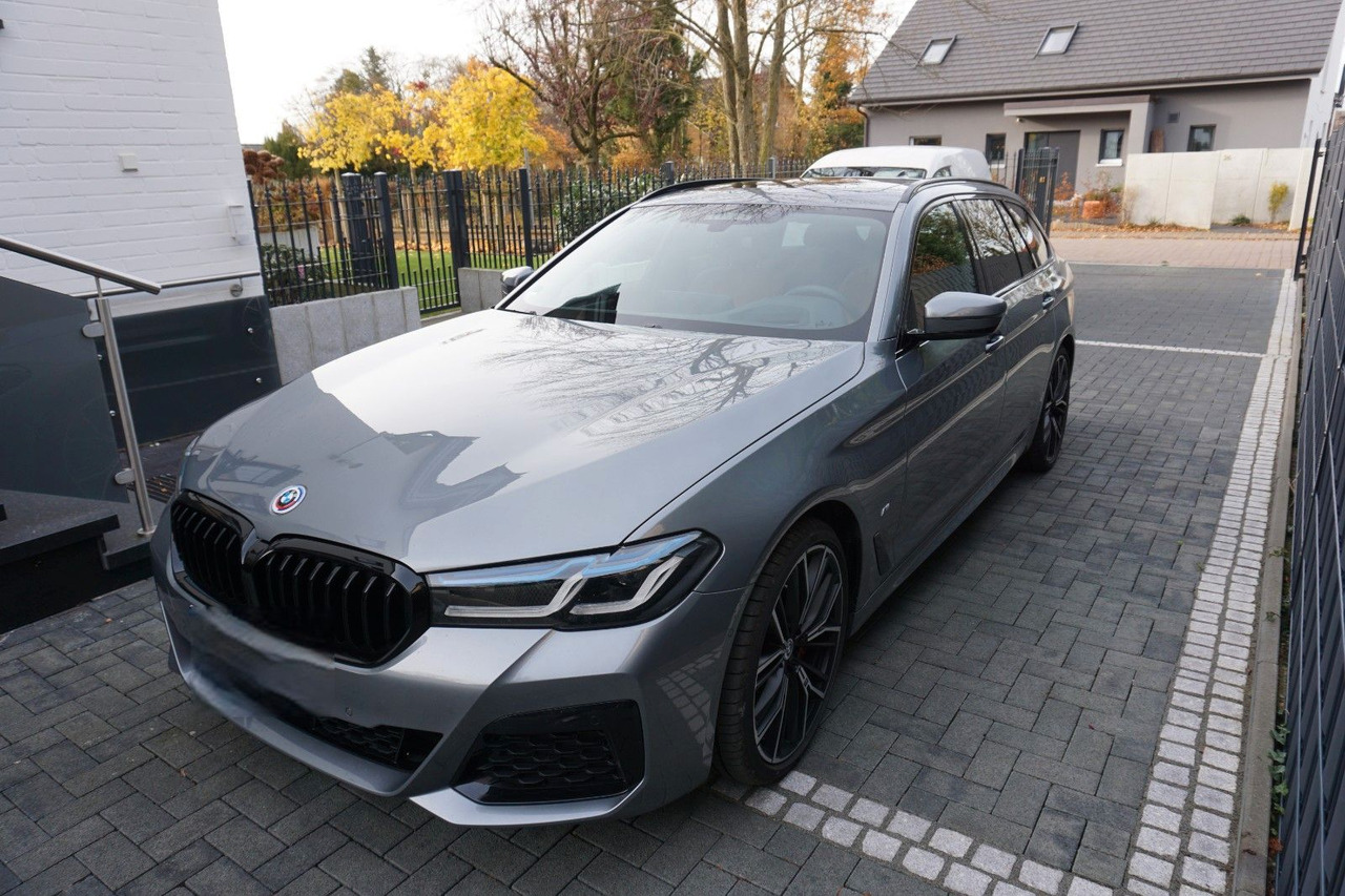 BMW 530 xDrive Touríng - Универсал: фото 1 BMW 530 xDrive Touríng - Универсал: фото 1