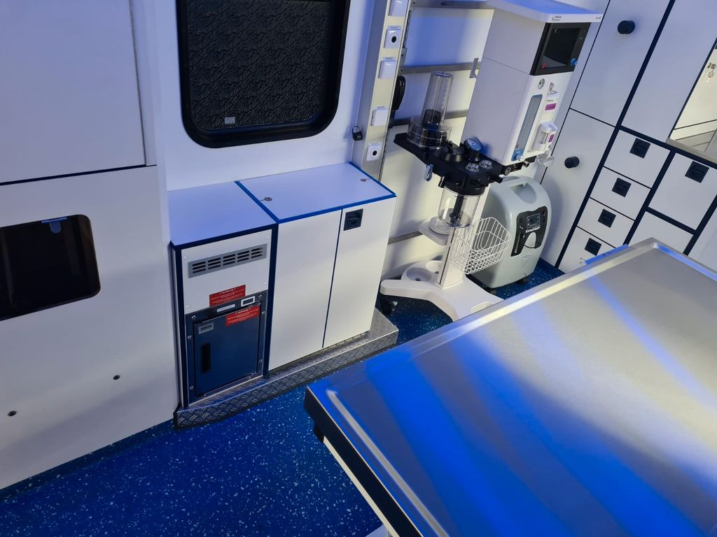 Mercedes-Benz RTW / Tierrettung / Tierarzt / OP Mercedes-Benz RTW / Tierrettung / Tierarzt / OP - Машина скорой помощи: фото 3 Mercedes-Benz RTW / Tierrettung / Tierarzt / OP Mercedes-Benz RTW / Tierrettung / Tierarzt / OP - Машина скорой помощи: фото 3