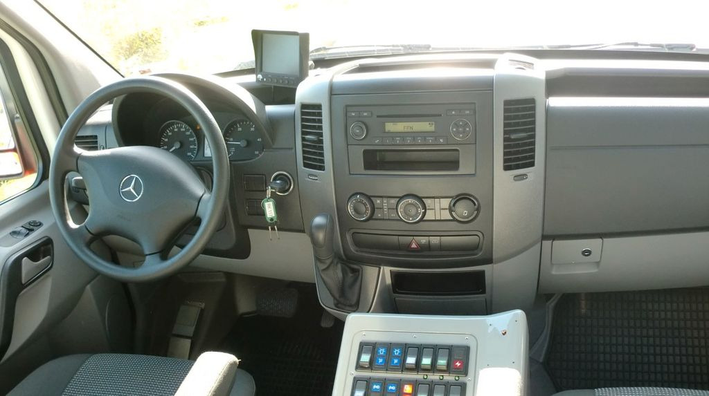 Машина скорой помощи Mercedes-Benz Sprinter 519 /  ATM 0km  4x on Stock: фото 10