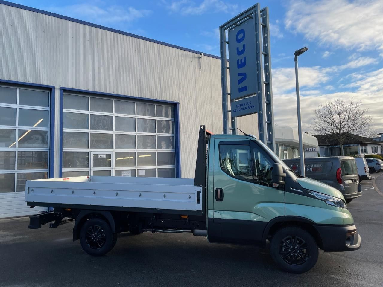 Iveco Daily 35S14A8 Euro6 Klima AHK Navi ZV Iveco Daily 35S14A8 Euro6 Klima AHK Navi ZV - Малотоннажный бортовой грузовик: фото 3 Iveco Daily 35S14A8 Euro6 Klima AHK Navi ZV Iveco Daily 35S14A8 Euro6 Klima AHK Navi ZV - Малотоннажный бортовой грузовик: фото 3