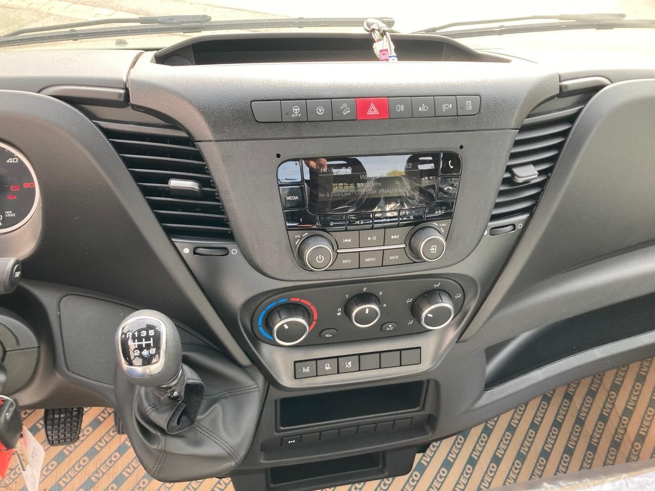 Новый Малотоннажный самосвал Iveco Daily 50C18H Iveco Daily 50C18H Euro6 Klima AHK ZV: фото 12