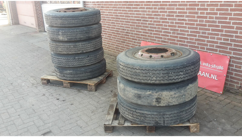 10R22,5 wielen - Шины и диски: фото 1 10R22,5 wielen - Шины и диски: фото 1