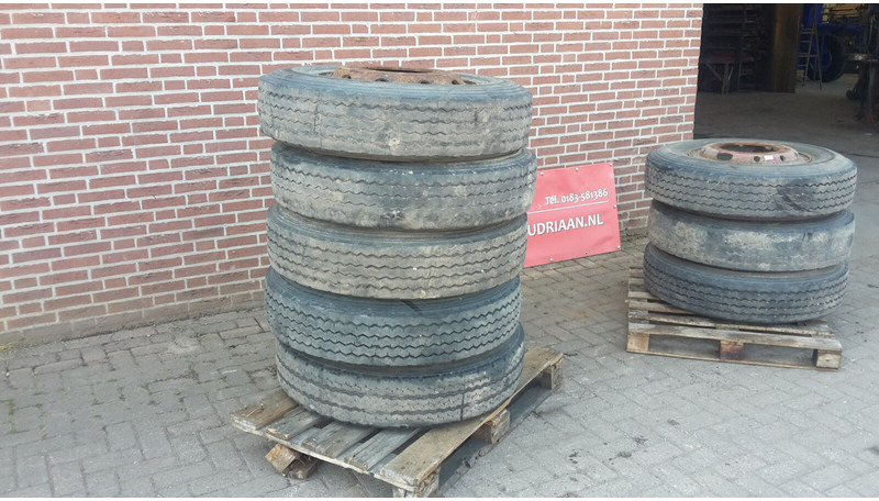 10R22,5 wielen - Шины и диски: фото 2 10R22,5 wielen - Шины и диски: фото 2