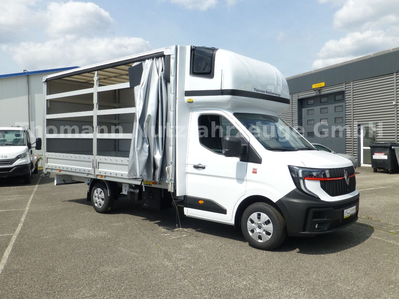 Тентованный фургон Renault NEW Master Pritsche Plane Schlafkabine: фото 7 Тентованный фургон Renault NEW Master Pritsche Plane Schlafkabine: фото 7
