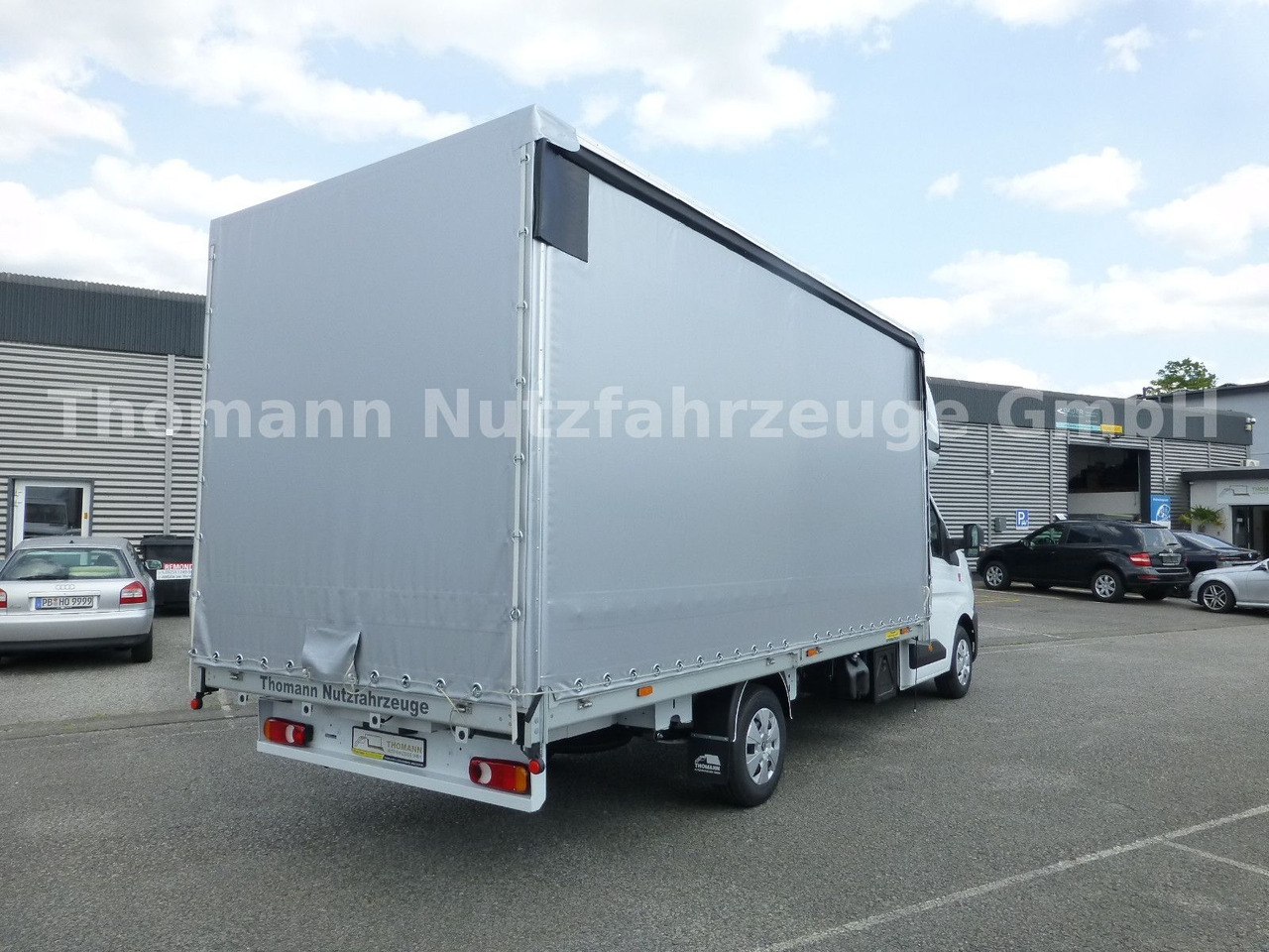 Тентованный фургон Renault NEW Master Pritsche Plane Schlafkabine: фото 10 Тентованный фургон Renault NEW Master Pritsche Plane Schlafkabine: фото 10