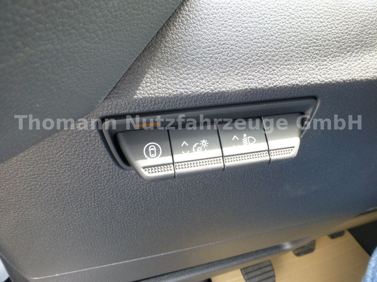 Тентованный фургон Renault NEW Master Pritsche Plane Schlafkabine: фото 22 Тентованный фургон Renault NEW Master Pritsche Plane Schlafkabine: фото 22