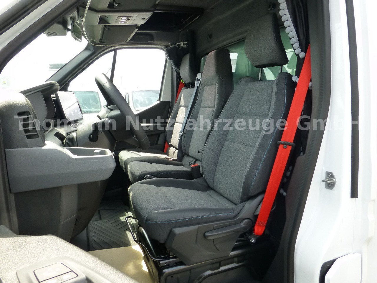 Тентованный фургон Renault NEW Master Pritsche Plane Schlafkabine: фото 17 Тентованный фургон Renault NEW Master Pritsche Plane Schlafkabine: фото 17