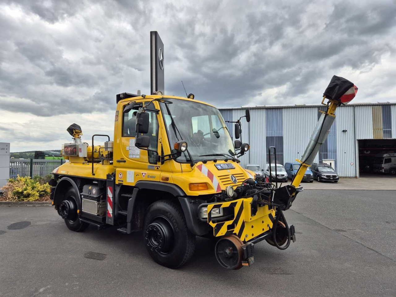 Unimog U400 4x4 Zweiwege ZAGRO 800t/52 Achsen Funk - Грузовик: фото 3 Unimog U400 4x4 Zweiwege ZAGRO 800t/52 Achsen Funk - Грузовик: фото 3