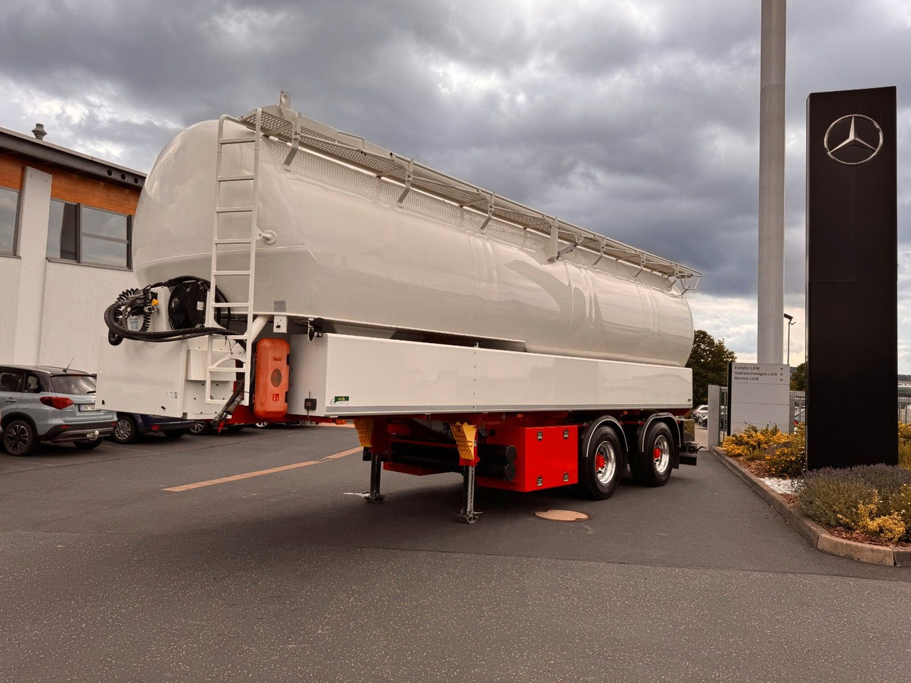 Heitling SDBH 40 Pellet-Silo Lenk+Liftachse 40m³ - Полуприцеп цистерна для сыпучих грузов: фото 1 Heitling SDBH 40 Pellet-Silo Lenk+Liftachse 40m³ - Полуприцеп цистерна для сыпучих грузов: фото 1