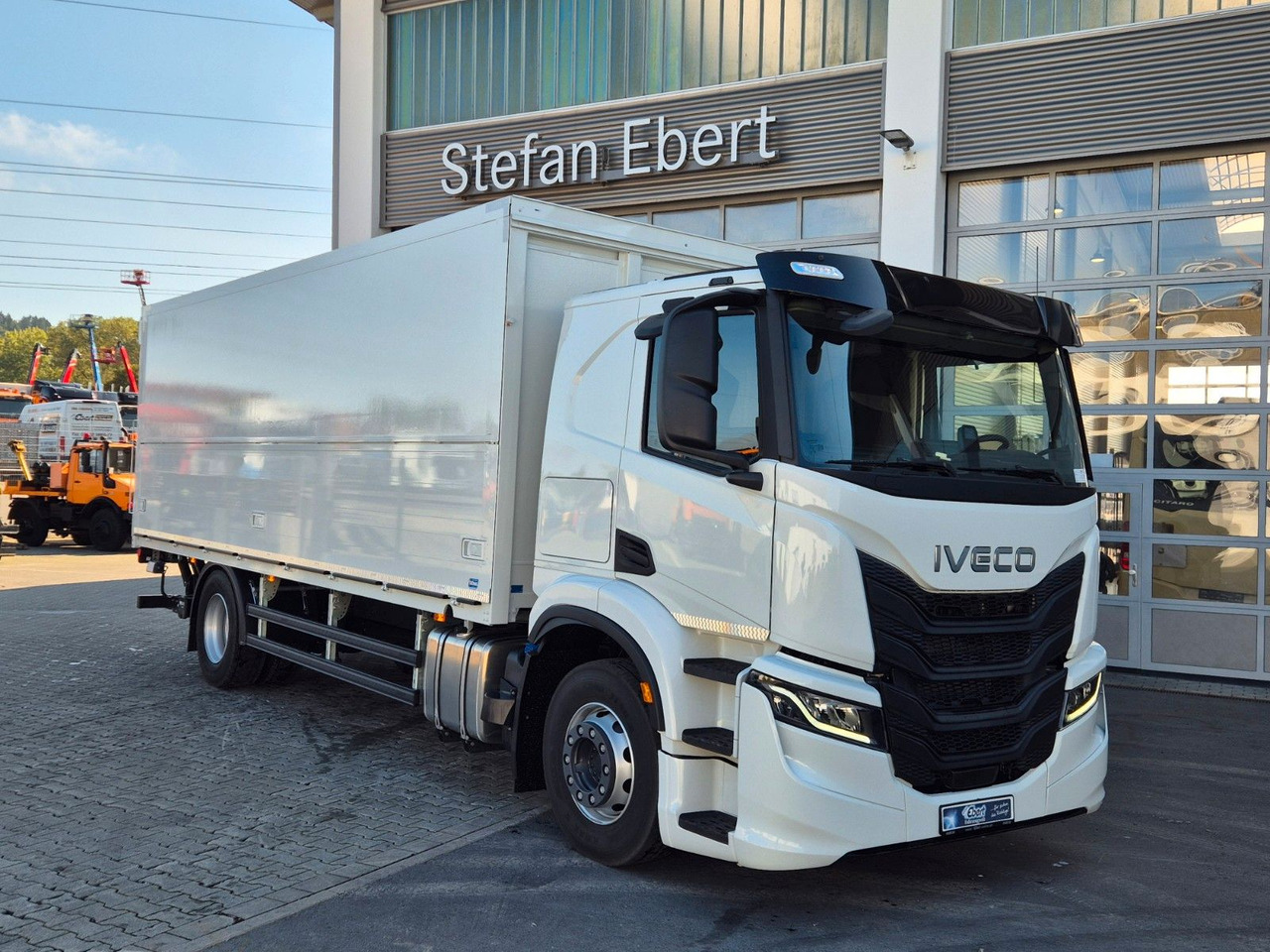 Iveco AT190S40/FP Böse Schwenkwand LBW AHK - Грузовик с закрытым кузовом: фото 2 Iveco AT190S40/FP Böse Schwenkwand LBW AHK - Грузовик с закрытым кузовом: фото 2