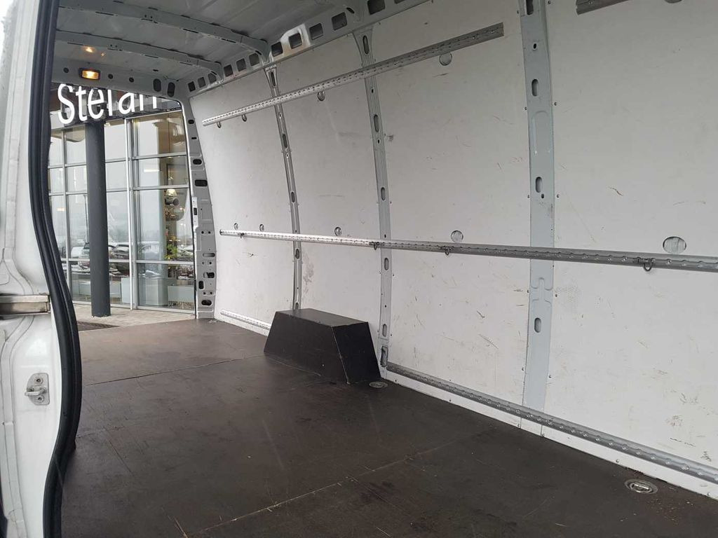 Цельнометаллический фургон Iveco Daily 35 S16 A8 V *Klima*Automatik*L4.100mm*: фото 9