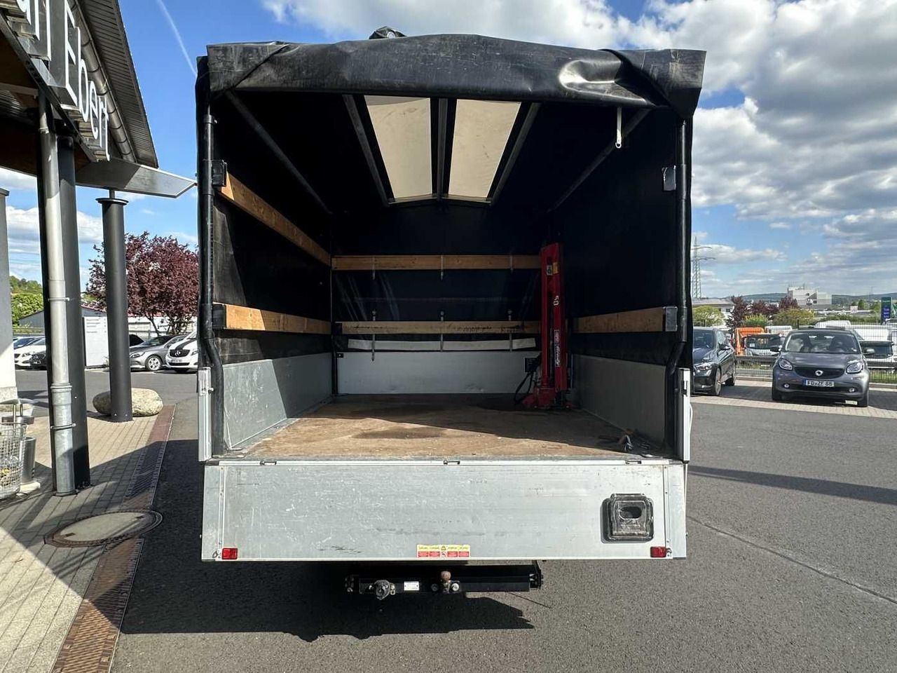 Iveco Daily 35S14 Pritsche+Plane *AHK*Ladekran*7-Sitze - Малотоннажный бортовой грузовик: фото 5 Iveco Daily 35S14 Pritsche+Plane *AHK*Ladekran*7-Sitze - Малотоннажный бортовой грузовик: фото 5