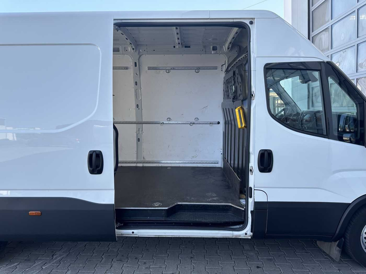 Iveco Daily 35S16 A8 *Klima*Radstand4.100mm* - Цельнометаллический фургон: фото 5 Iveco Daily 35S16 A8 *Klima*Radstand4.100mm* - Цельнометаллический фургон: фото 5