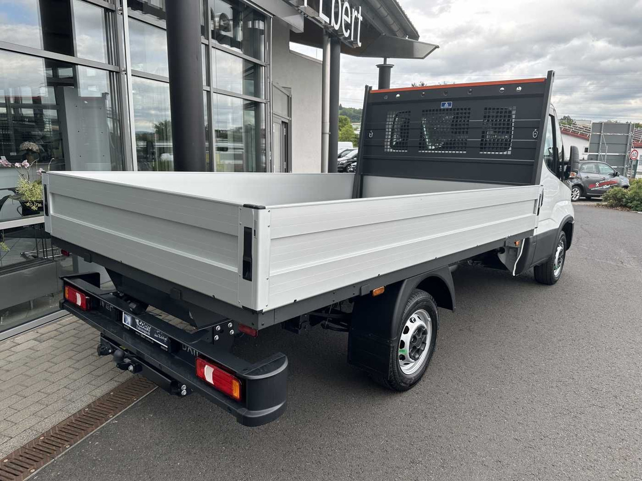 Iveco Daily 35S16 A8 Pritsche *R3.450mm*AHK* - Малотоннажный бортовой грузовик: фото 4 Iveco Daily 35S16 A8 Pritsche *R3.450mm*AHK* - Малотоннажный бортовой грузовик: фото 4