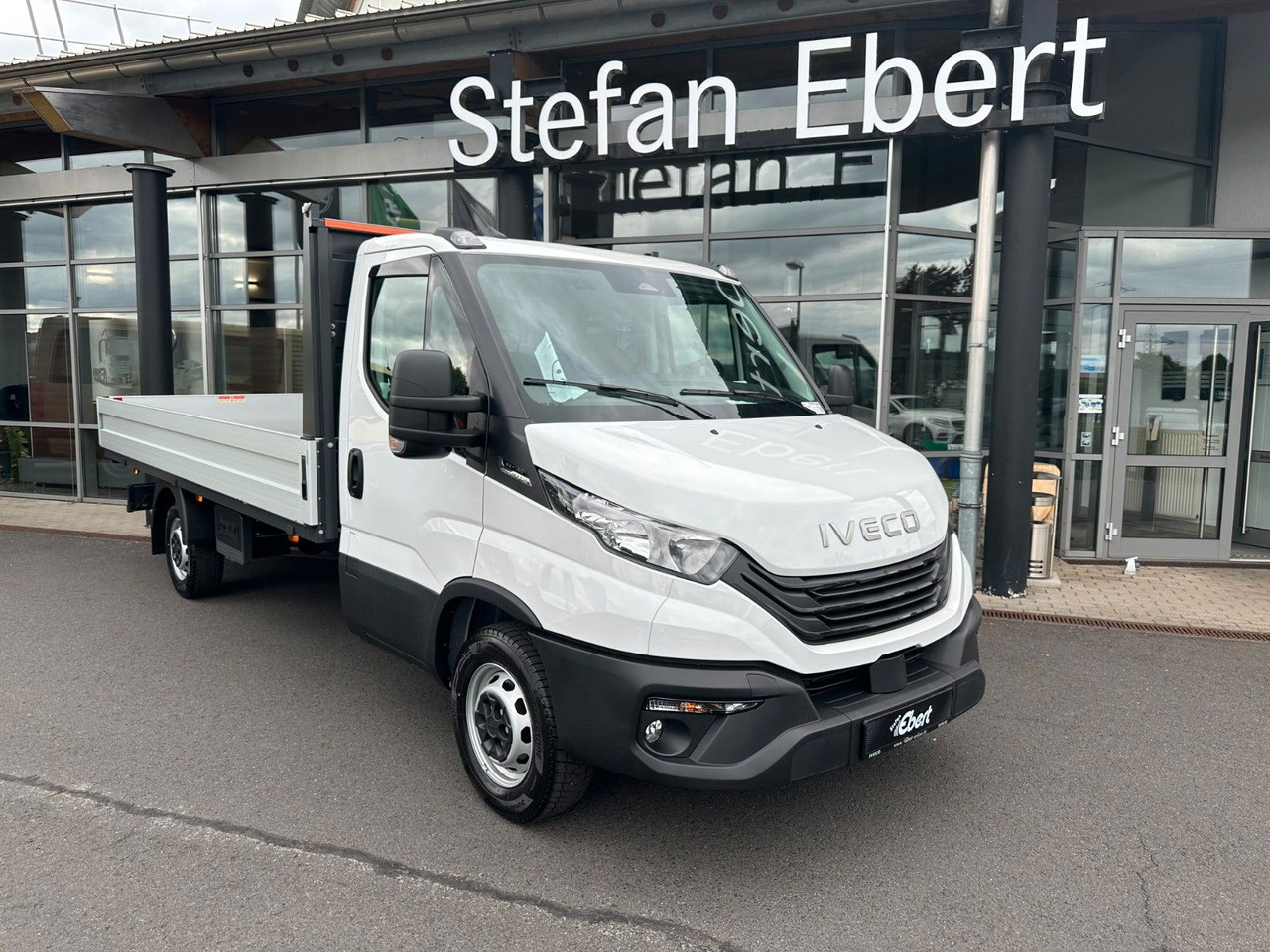 Iveco Daily 35S16 A8 *R.4100 mm*AHK*Kamera* 3x - Малотоннажный бортовой грузовик: фото 1 Iveco Daily 35S16 A8 *R.4100 mm*AHK*Kamera* 3x - Малотоннажный бортовой грузовик: фото 1
