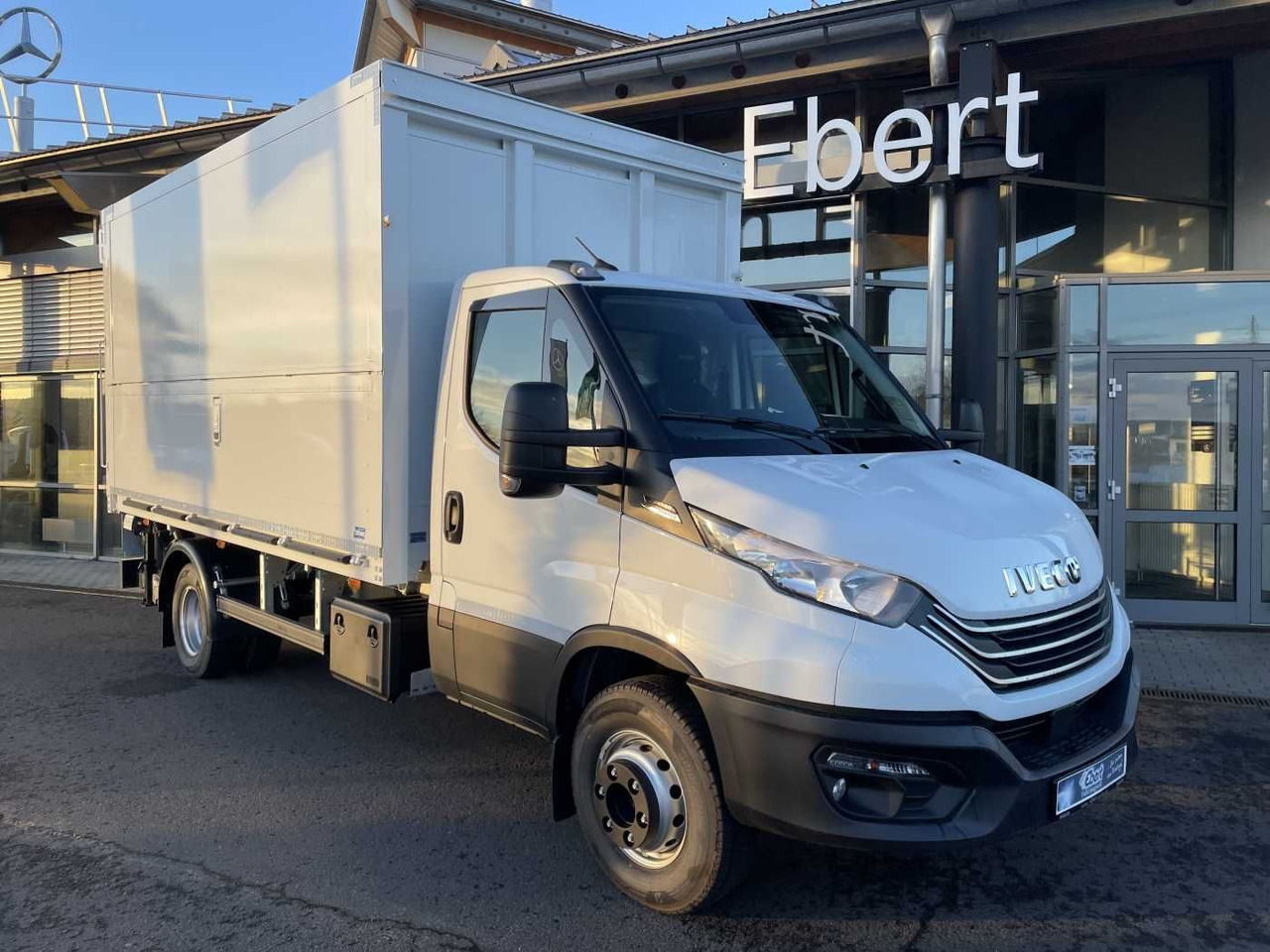 Iveco Daily 70C18 HA8 *LBW*Schwenkwandkoffer* - Фургон с закрытым кузовом: фото 1 Iveco Daily 70C18 HA8 *LBW*Schwenkwandkoffer* - Фургон с закрытым кузовом: фото 1