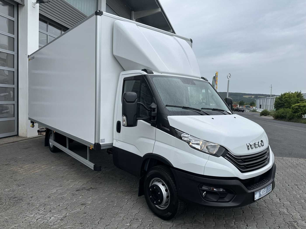 Iveco Daily 70C18 HA8 *R5.100mm*LBW*Luft*Automatik* - Фургон с закрытым кузовом: фото 3 Iveco Daily 70C18 HA8 *R5.100mm*LBW*Luft*Automatik* - Фургон с закрытым кузовом: фото 3