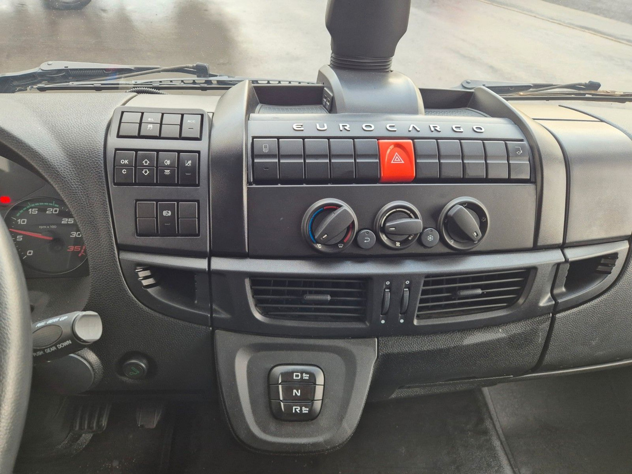 Фургон с закрытым кузовом Iveco Eurocargo 75-210 Koffer LBW: фото 24