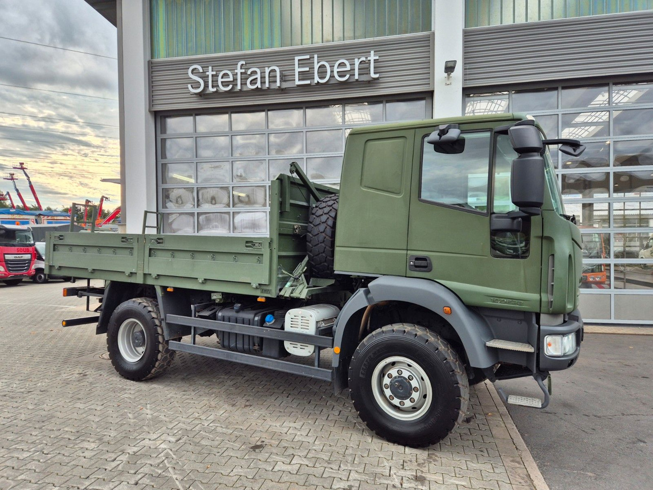 Iveco Eurocargo ML100E22WM-BW 4x4 Pritsche L-Haus Bett - Грузовик бортовой/ Платформа: фото 4 Iveco Eurocargo ML100E22WM-BW 4x4 Pritsche L-Haus Bett - Грузовик бортовой/ Платформа: фото 4