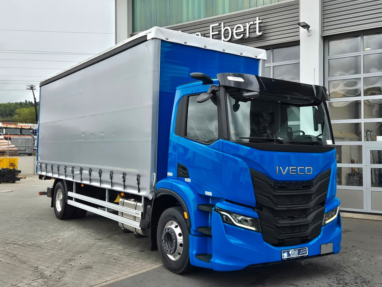 Iveco S-Way AD190S40/P Curtainsider *MirrorCam*LBW* - Тентованный грузовик: фото 3 Iveco S-Way AD190S40/P Curtainsider *MirrorCam*LBW* - Тентованный грузовик: фото 3