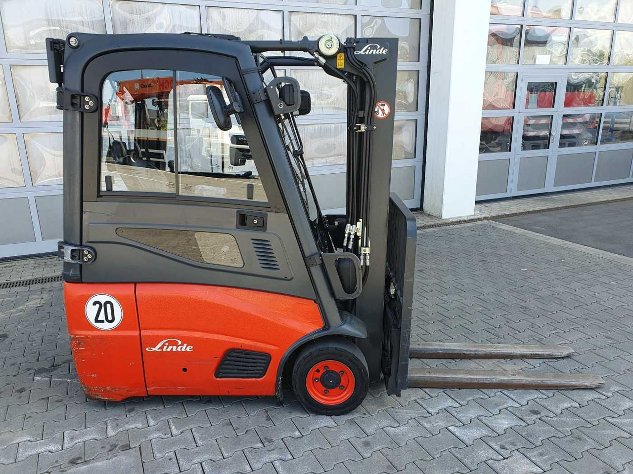 Linde E14 - 01 / Triplex: 4.00m! / SS / nur 3.405h! - Электропогрузчик: фото 3 Linde E14 - 01 / Triplex: 4.00m! / SS / nur 3.405h! - Электропогрузчик: фото 3