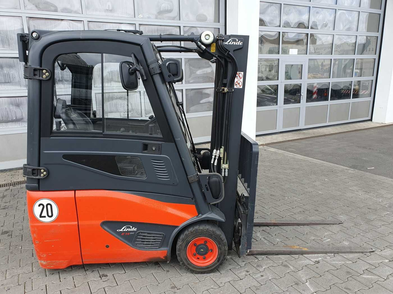 Linde E14 - 02 / Triplex: 4.00m! / SS / nur 2.119h! - Электропогрузчик: фото 3 Linde E14 - 02 / Triplex: 4.00m! / SS / nur 2.119h! - Электропогрузчик: фото 3