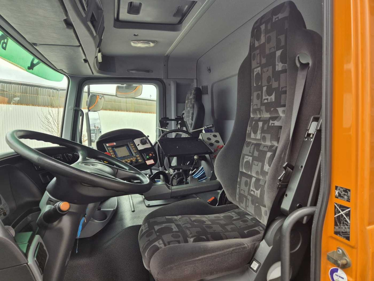 Mercedes-Benz Actros 2032 A 4x4 Bucher STKF 9500 Airport 30x в лизинг Mercedes-Benz Actros 2032 A 4x4 Bucher STKF 9500 Airport 30x: фото 10