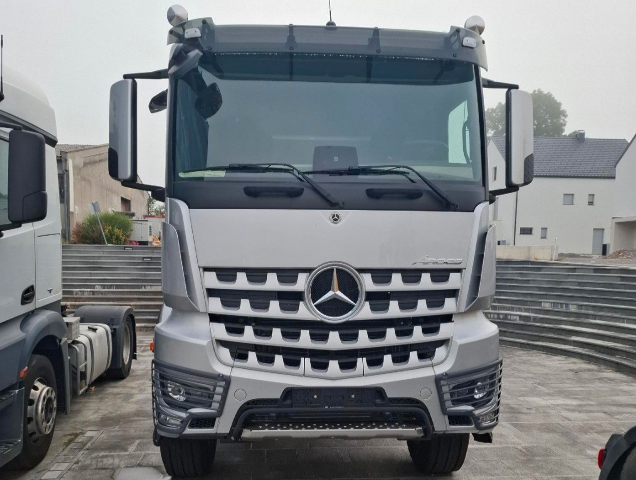 Mercedes-Benz Arocs 4153 8x4 Fahrgestell - Грузовик-шасси: фото 2 Mercedes-Benz Arocs 4153 8x4 Fahrgestell - Грузовик-шасси: фото 2