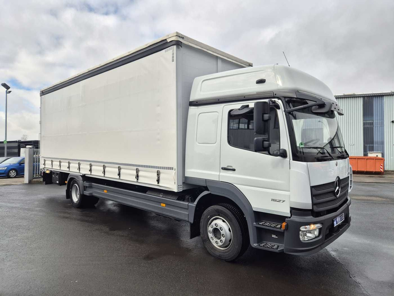Mercedes-Benz Atego 1527 L L-Haus LBW Palfinger 1.500kg 2 Bett - Тентованный грузовик: фото 2 Mercedes-Benz Atego 1527 L L-Haus LBW Palfinger 1.500kg 2 Bett - Тентованный грузовик: фото 2
