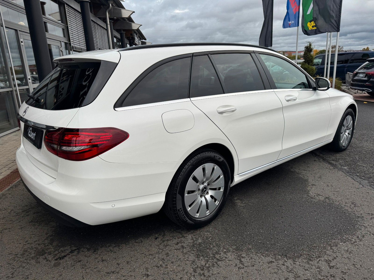 Mercedes-Benz C 180d T LED+RKamera+SHZ+DAB - Универсал: фото 4 Mercedes-Benz C 180d T LED+RKamera+SHZ+DAB - Универсал: фото 4