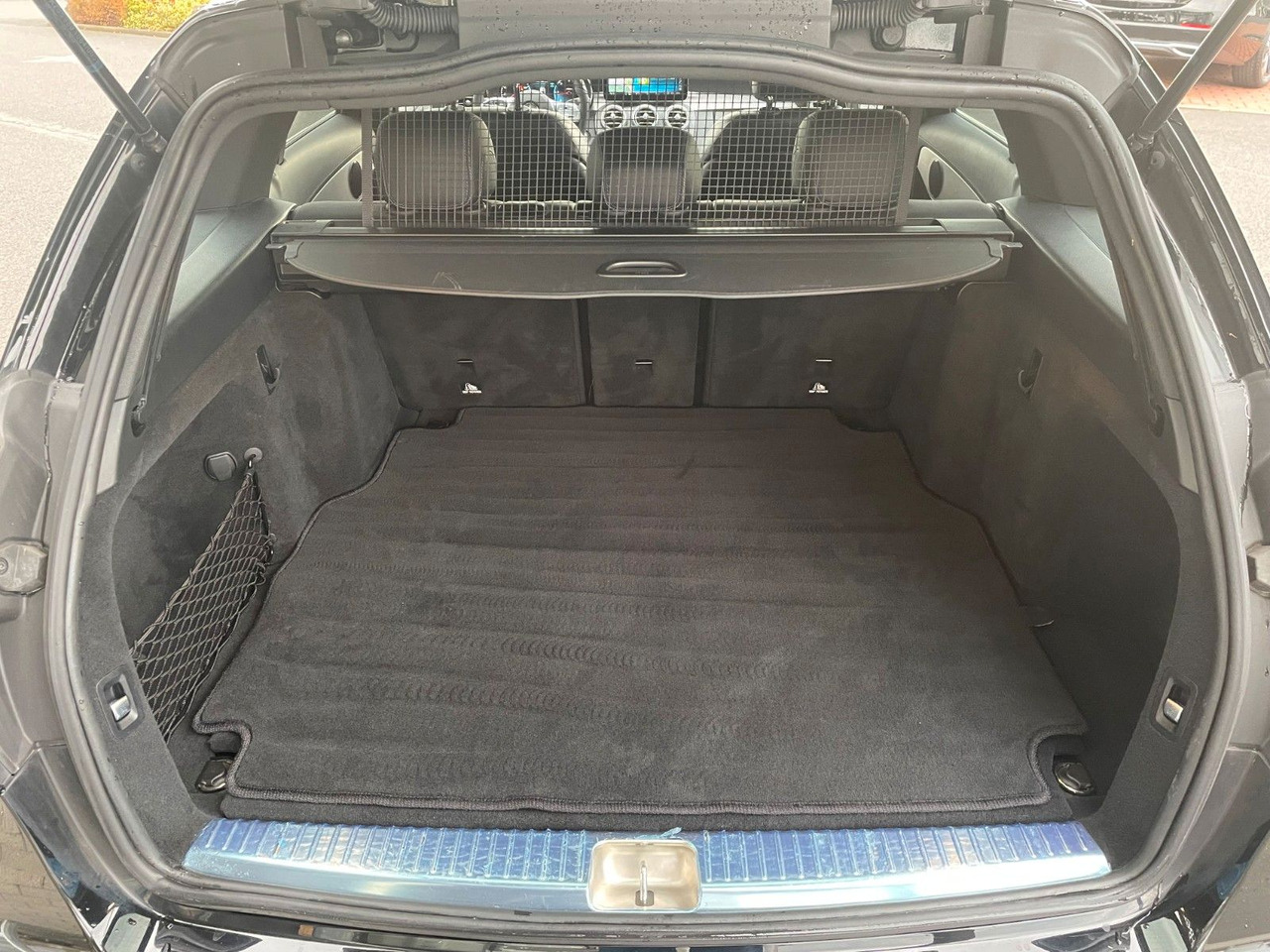 Mercedes-Benz C 220d NightEdition+AMG+Distr+SportfahrW+RFK - Универсал: фото 5 Mercedes-Benz C 220d NightEdition+AMG+Distr+SportfahrW+RFK - Универсал: фото 5