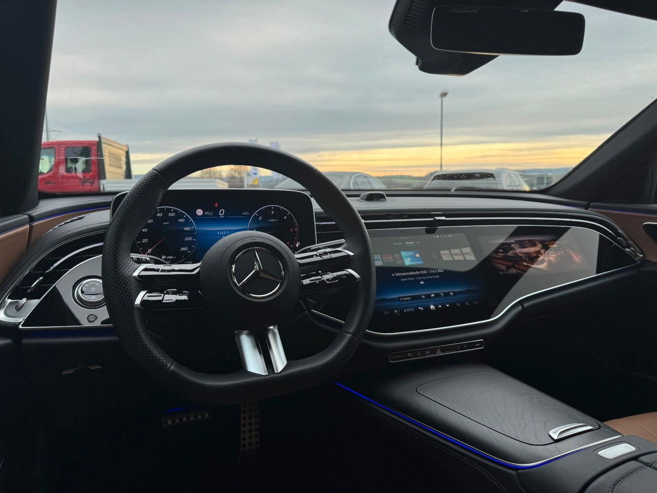 Mercedes-Benz E 220d T AMG+Hyperscreen+Leder+AHK+DistrPro+STH - Универсал: фото 4 Mercedes-Benz E 220d T AMG+Hyperscreen+Leder+AHK+DistrPro+STH - Универсал: фото 4