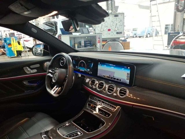 Mercedes-Benz E 63 AMG S Pano+Burm+AirM+HUD+Multibeam+HUD+360 - Седан: фото 3 Mercedes-Benz E 63 AMG S Pano+Burm+AirM+HUD+Multibeam+HUD+360 - Седан: фото 3
