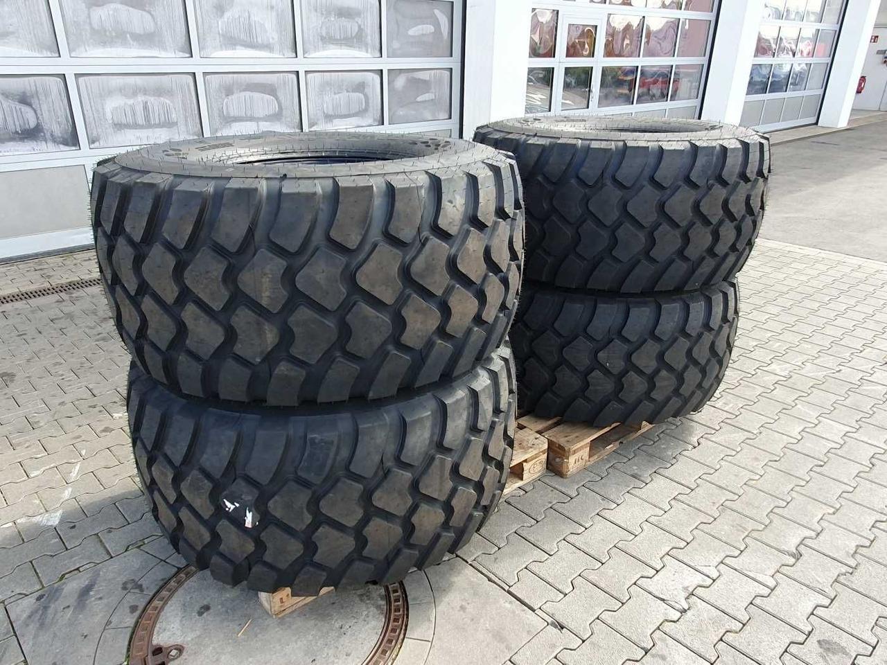 Mercedes-Benz Radlader Reifen mit Felge / NEU / lagernd - Колесо для Сельскохозяйственной техники: фото 3 Mercedes-Benz Radlader Reifen mit Felge / NEU / lagernd - Колесо для Сельскохозяйственной техники: фото 3