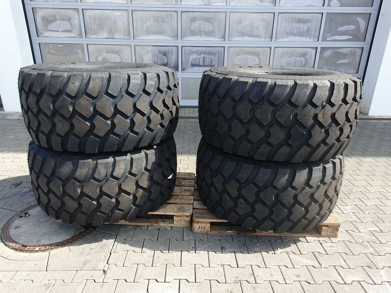 Mercedes-Benz Radlader Reifen mit Felge / NEU / lagernd - Колесо для Сельскохозяйственной техники: фото 2 Mercedes-Benz Radlader Reifen mit Felge / NEU / lagernd - Колесо для Сельскохозяйственной техники: фото 2