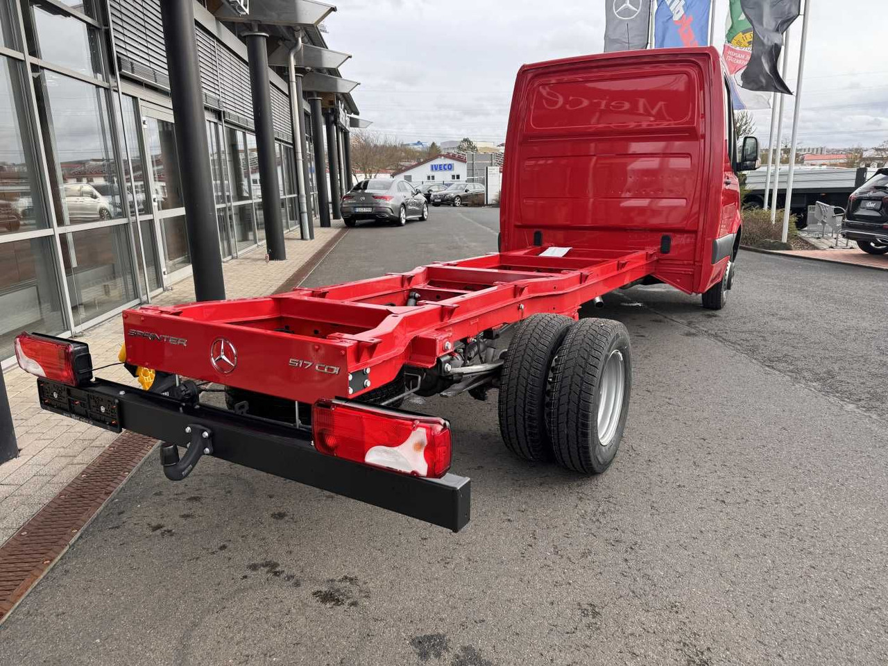 Mercedes-Benz Sprinter 517 CDI 4325 Fahrgestell AHK3,5 5.500kg - Грузовик-шасси: фото 4 Mercedes-Benz Sprinter 517 CDI 4325 Fahrgestell AHK3,5 5.500kg - Грузовик-шасси: фото 4