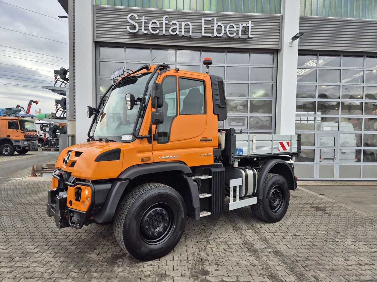 Mercedes-Benz Unimog U423 4x4 Hydrostat Zapfwelle - Самосвал: фото 4 Mercedes-Benz Unimog U423 4x4 Hydrostat Zapfwelle - Самосвал: фото 4