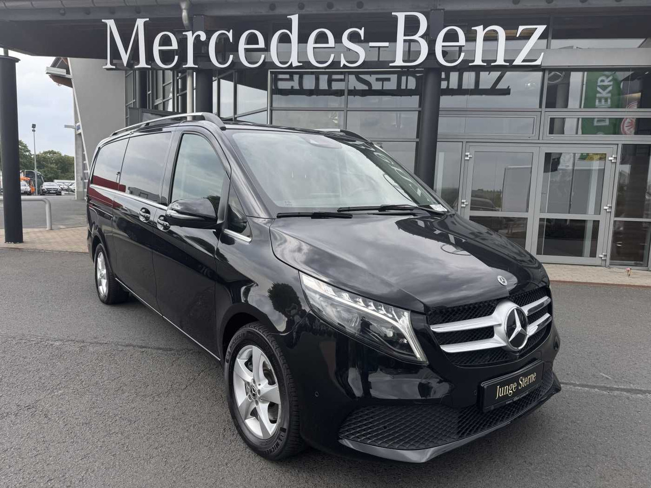 Mercedes-Benz V 300 d 4MATIC AVA 3430 AHK2,5 DISTRONIC 360 - Пассажирский фургон: фото 1 Mercedes-Benz V 300 d 4MATIC AVA 3430 AHK2,5 DISTRONIC 360 - Пассажирский фургон: фото 1