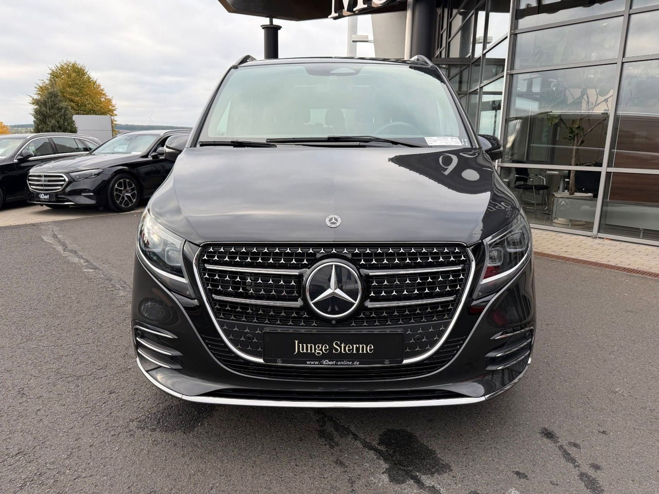 Mercedes-Benz V 300 d 4MATIC EXCLUSIVE AMG Panorama Standheiz - Универсал: фото 2 Mercedes-Benz V 300 d 4MATIC EXCLUSIVE AMG Panorama Standheiz - Универсал: фото 2