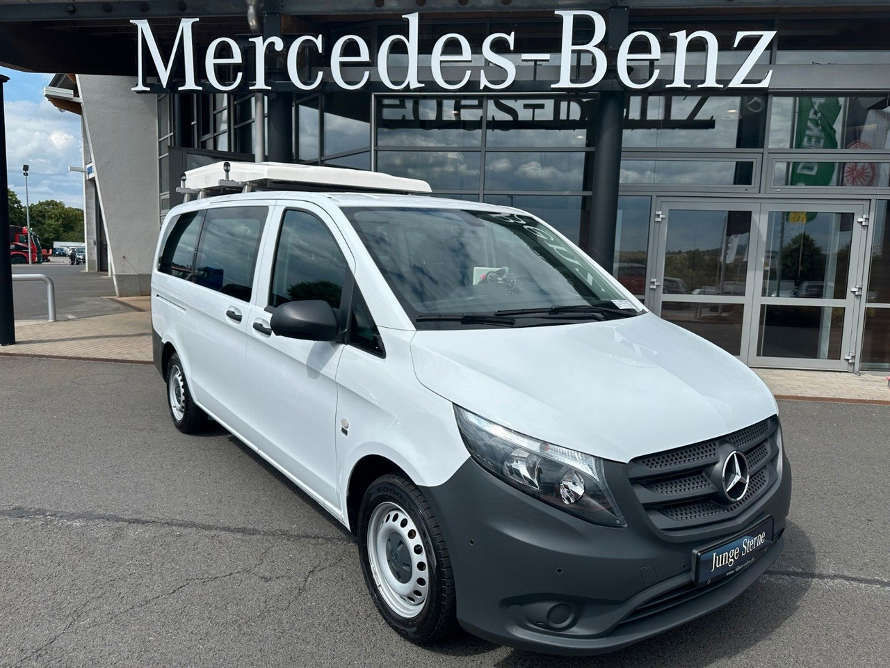 Mercedes-Benz Vito 111 CDI Tourer Begleitfahrzeug BF3+ / WVZ - Цельнометаллический фургон: фото 2 Mercedes-Benz Vito 111 CDI Tourer Begleitfahrzeug BF3+ / WVZ - Цельнометаллический фургон: фото 2