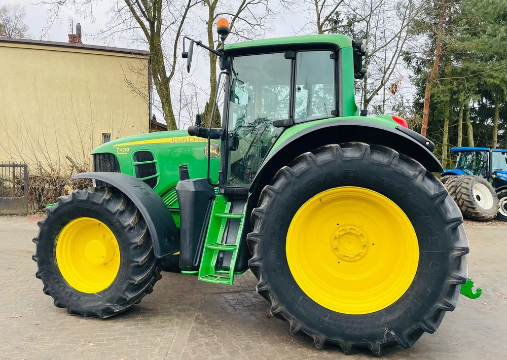 John Deere 7430 - Трактор: фото 4 John Deere 7430 - Трактор: фото 4