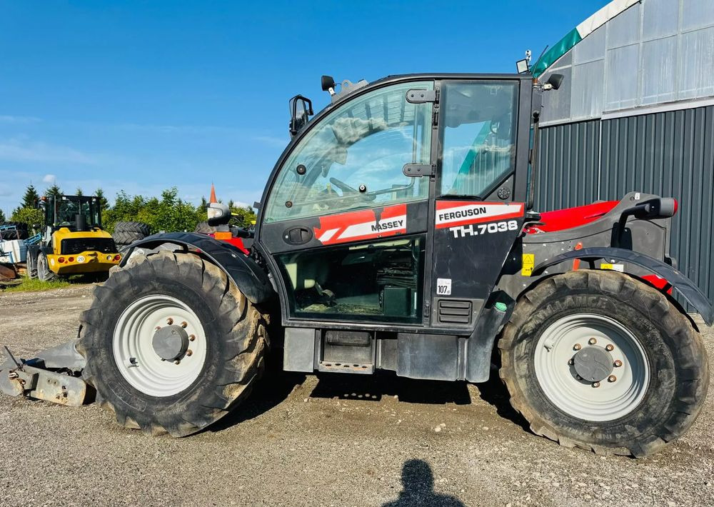 Massey Ferguson TH 70.38 - Телескопический погрузчик: фото 3 Massey Ferguson TH 70.38 - Телескопический погрузчик: фото 3