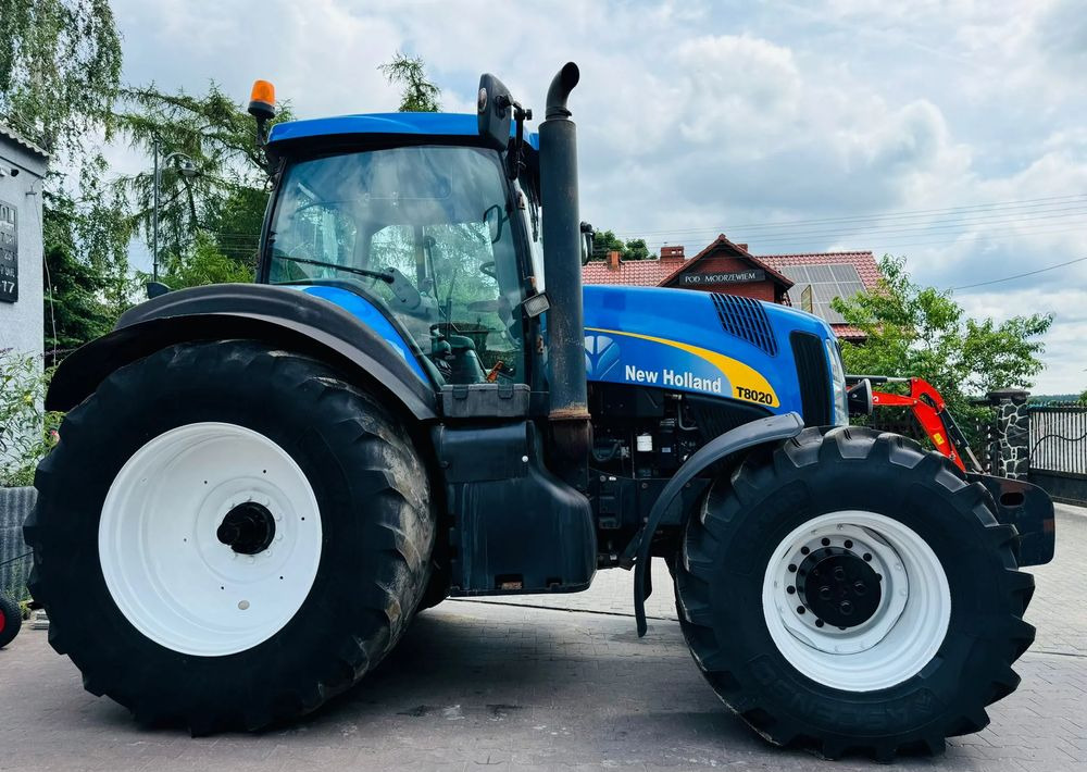 New Holland T8020 - Трактор: фото 3 New Holland T8020 - Трактор: фото 3