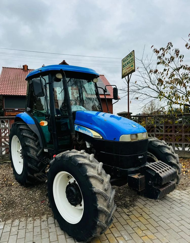 New Holland TD5050 - Трактор: фото 1 New Holland TD5050 - Трактор: фото 1
